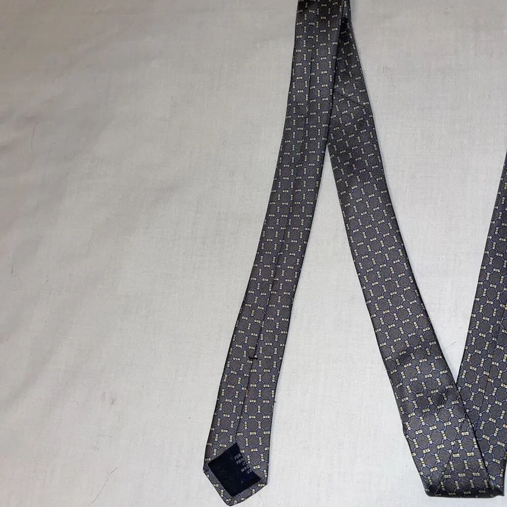 Brooks Brothers Makers Men’s Dress Tie Size 57” Gray Chain Motif Silk Business